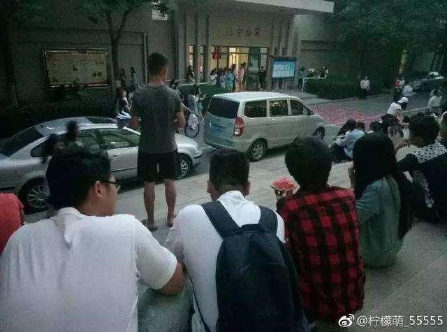 成功吸引了吃瓜群众,揭秘如何成功吸引吃瓜群众