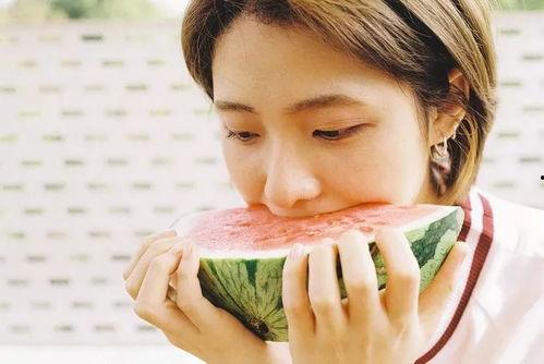 elaine吃瓜群众,吃瓜群众的视角，揭秘娱乐圈风云