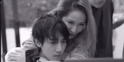 萧亚轩吃瓜群众,瓜田里的明星，吃瓜群众的焦点